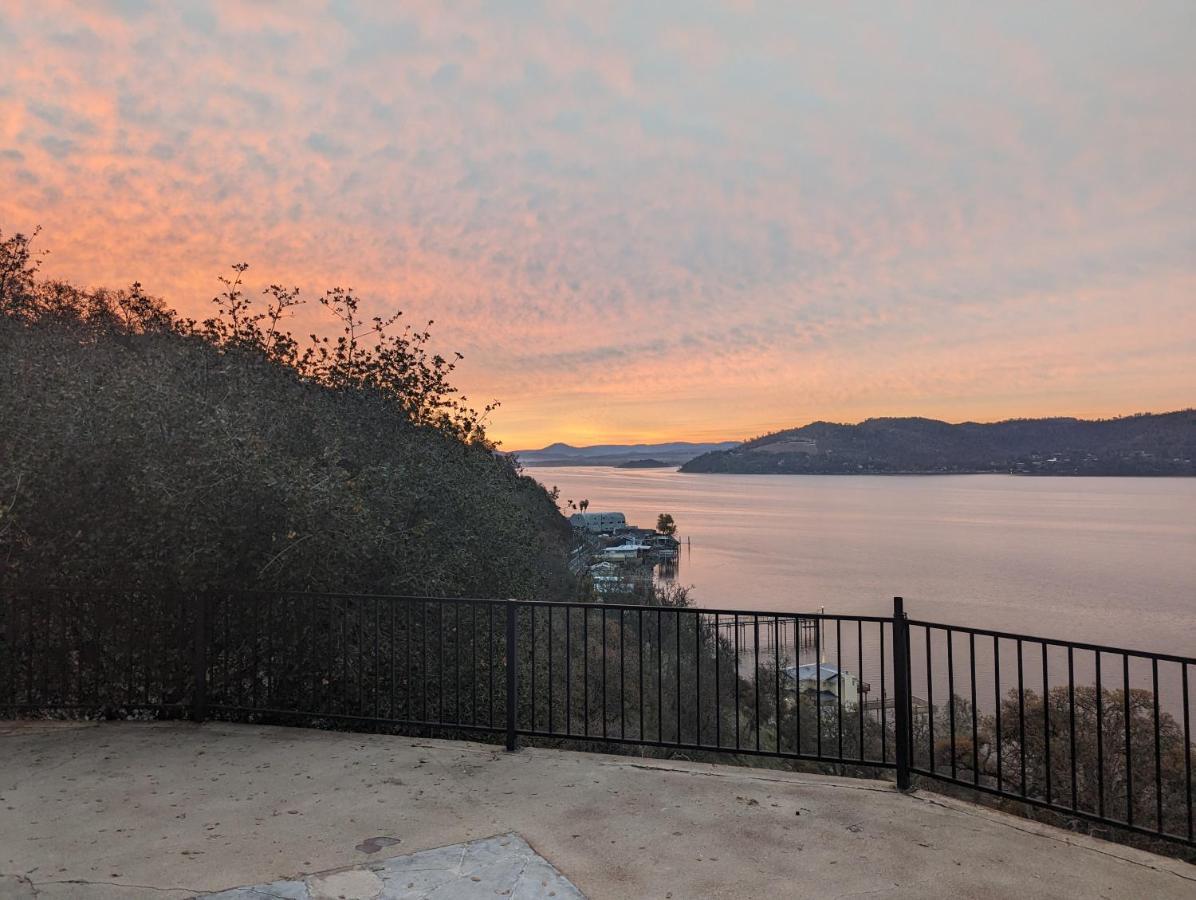 קלירלייק A Lake, A Mountain And The House With The Red Door מראה חיצוני תמונה